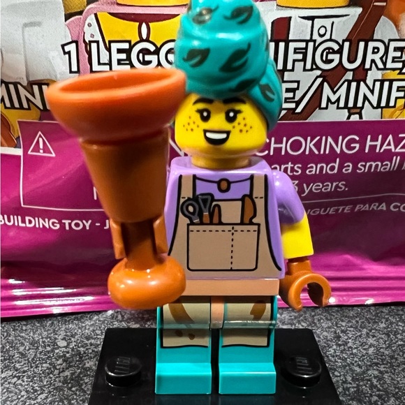 Lego Collectable Minifigures Series 24 - Potter - Picture 2 of 2